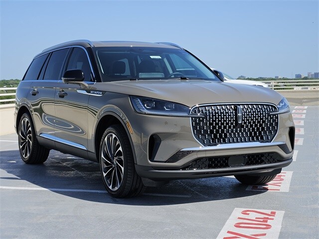 2025 Lincoln Aviator Reserve photo 3