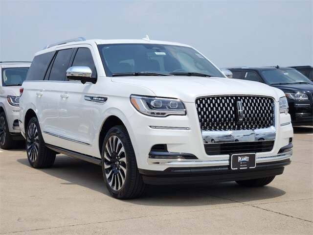 2024 Lincoln Navigator Black Label photo 3