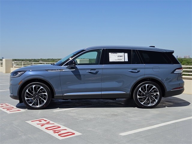 2025 Lincoln Aviator Reserve photo 4