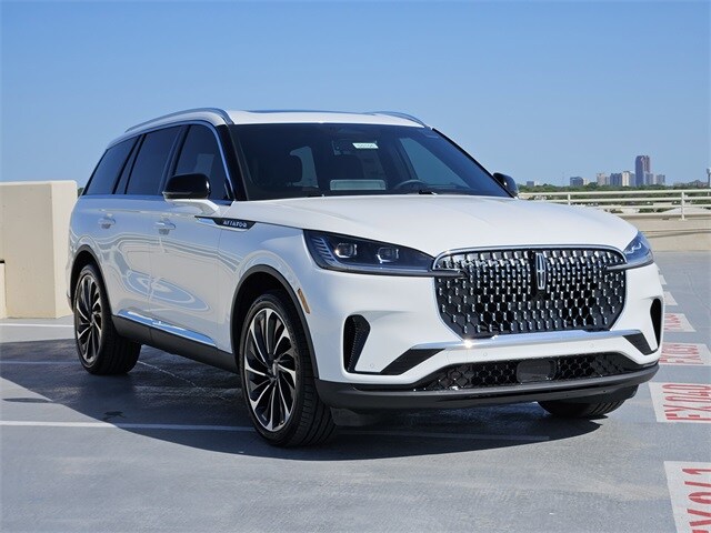 2025 Lincoln Aviator Reserve photo 3