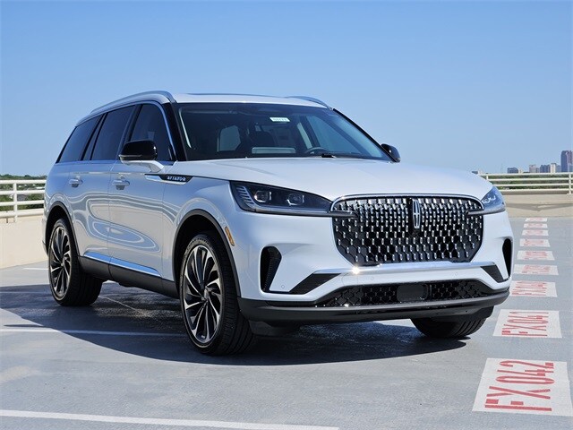 2025 Lincoln Aviator Reserve photo 3