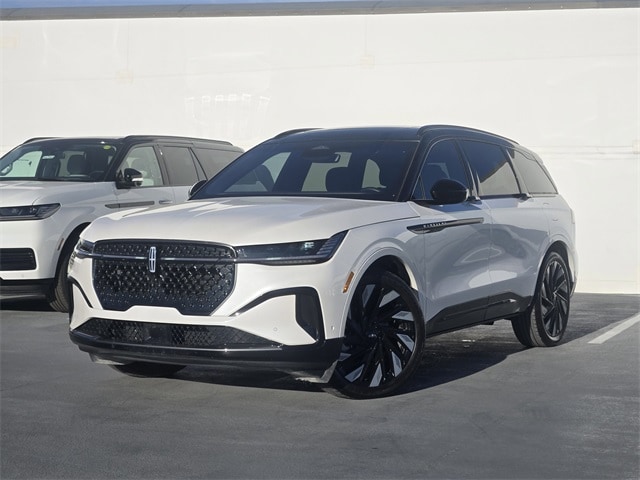 2024 Lincoln Nautilus Reserve AWD's photo