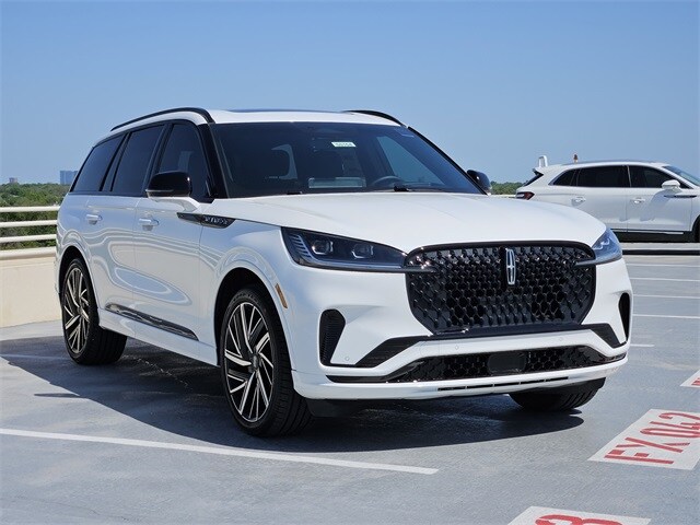 2025 Lincoln Aviator Black Label photo 3