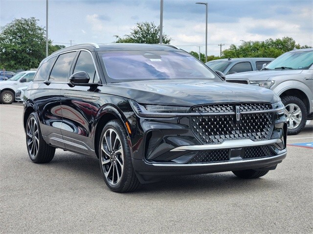 2024 Lincoln Nautilus Black Label photo 3
