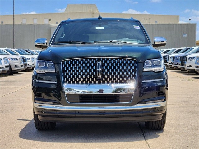 2024 Lincoln Navigator Black Label photo 2