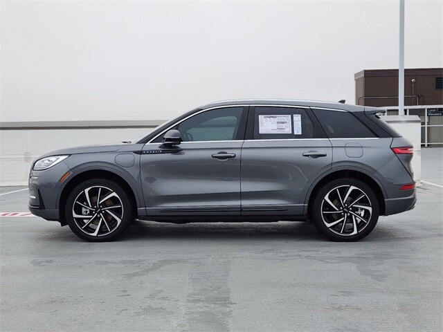 2024 Lincoln Corsair Grand Touring photo 4
