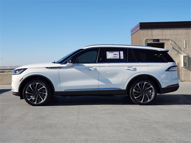 2025 Lincoln Aviator Reserve photo 4