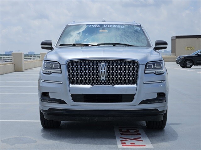 2024 Lincoln Navigator L Premiere photo 2