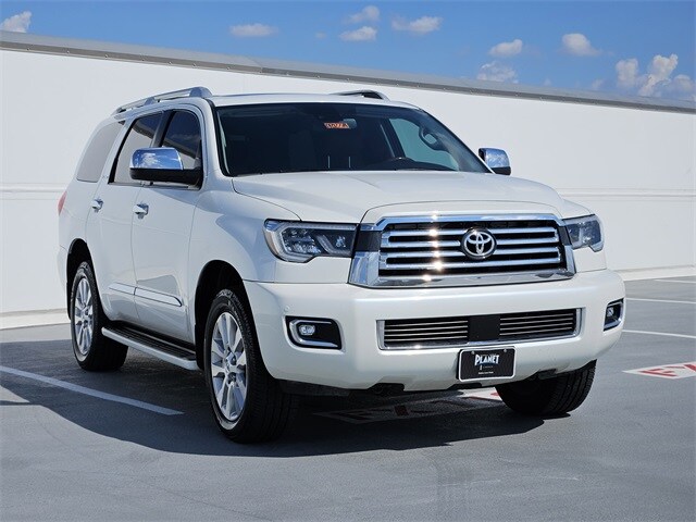 2018 Toyota Sequoia Platinum photo 3