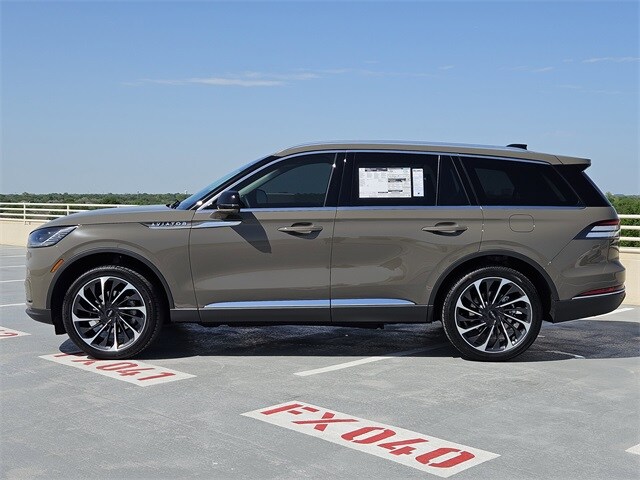 2025 Lincoln Aviator Reserve photo 4