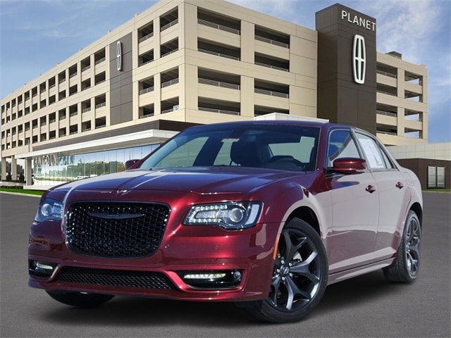 2023 Chrysler 300 Touring L