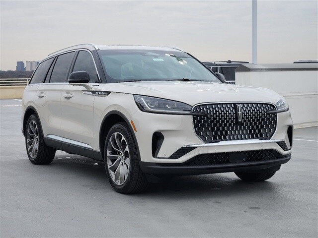 2025 Lincoln Aviator Reserve photo 3