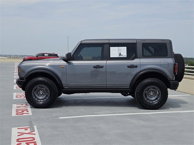 2024 Ford Bronco Badlands photo 4