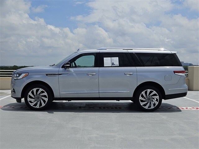 2024 Lincoln Navigator L Premiere photo 4