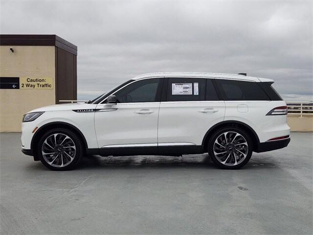 2025 Lincoln Aviator Reserve photo 4