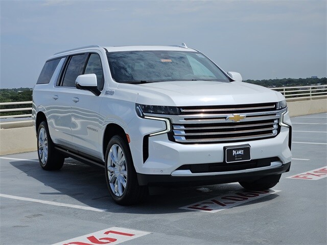 2023 Chevrolet Suburban High Country photo 2