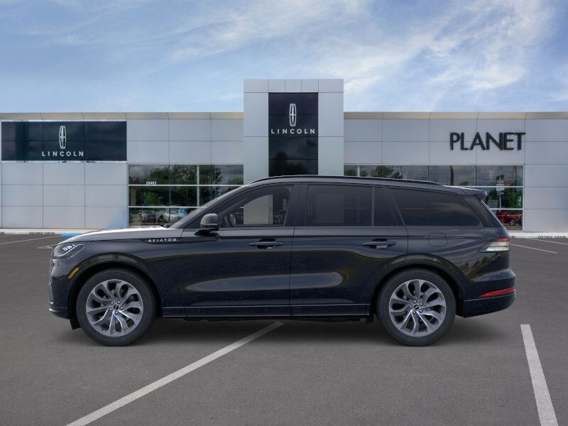 2025 Lincoln Aviator Premiere photo 3