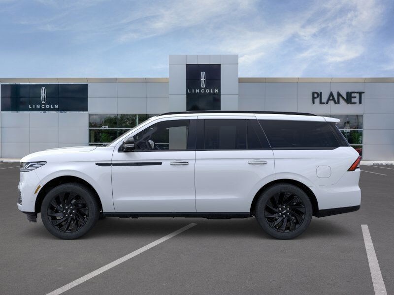 2025 Lincoln Navigator Reserve photo 3