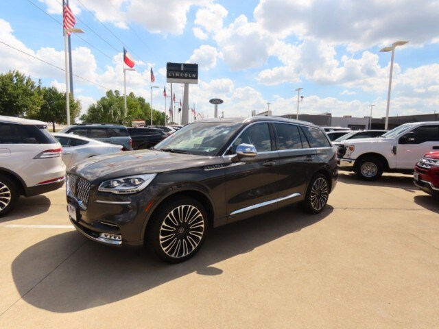 2022 Lincoln Aviator Black Label photo 2