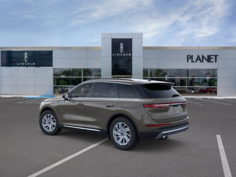 2026 Lincoln Corsair Premiere photo 4