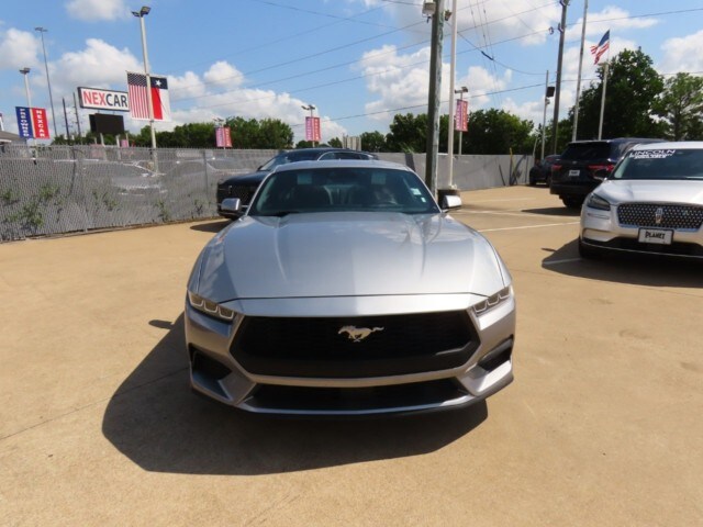 2024 Ford Mustang EcoBoost photo 3