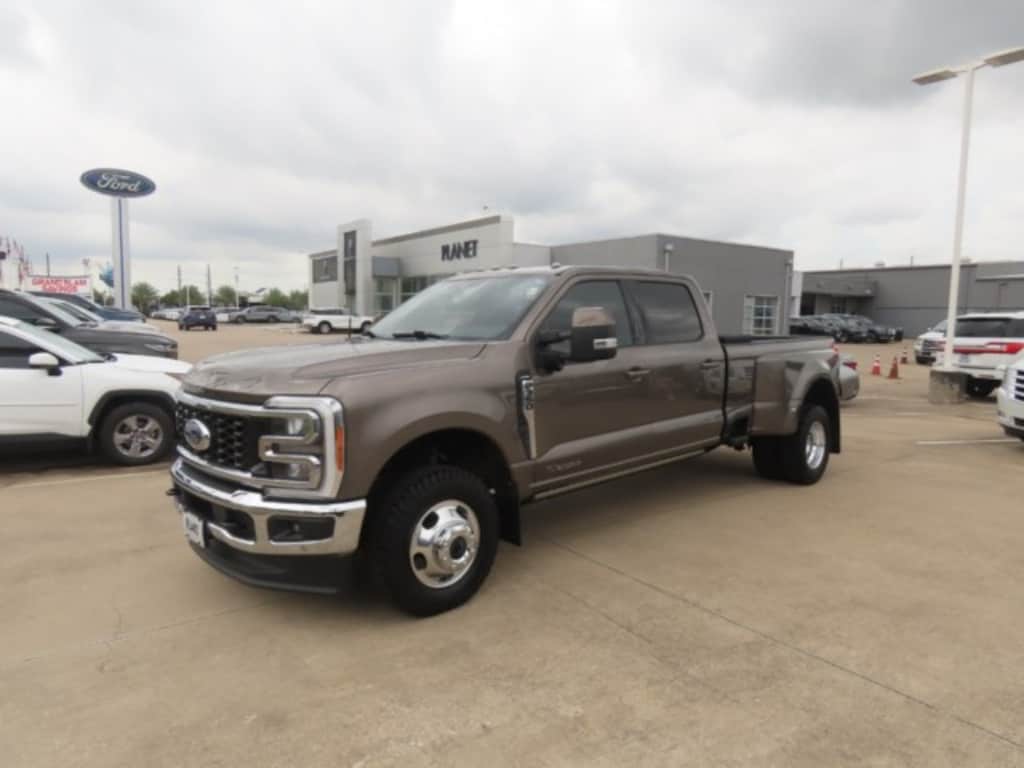 Used 2023 Ford Super Duty F-350 DRW Lariat 4WD Crew Cab 8 Box Truck