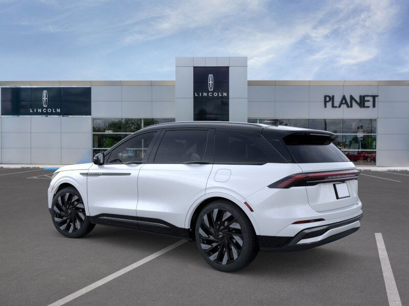 2026 Lincoln Nautilus Reserve photo 3