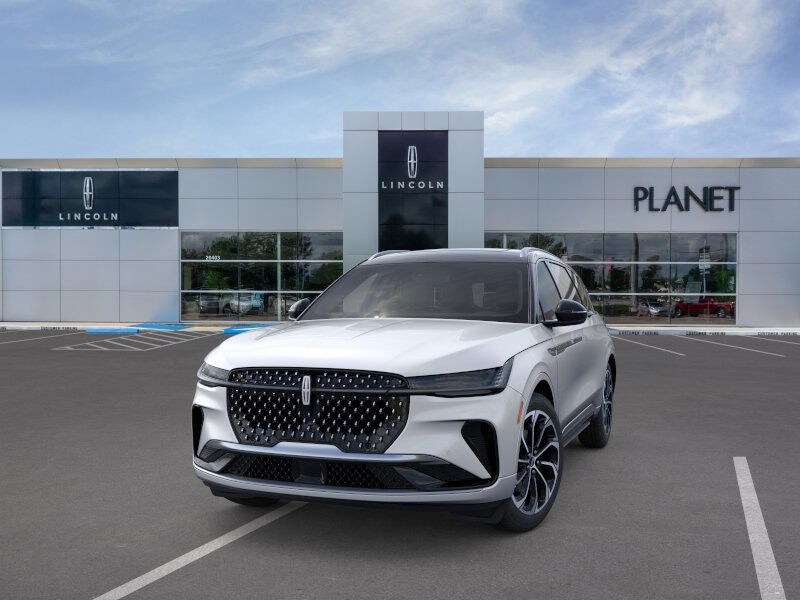 2026 Lincoln Nautilus Reserve photo 2