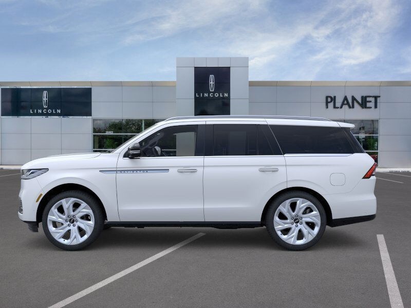 2025 Lincoln Navigator Reserve photo 3