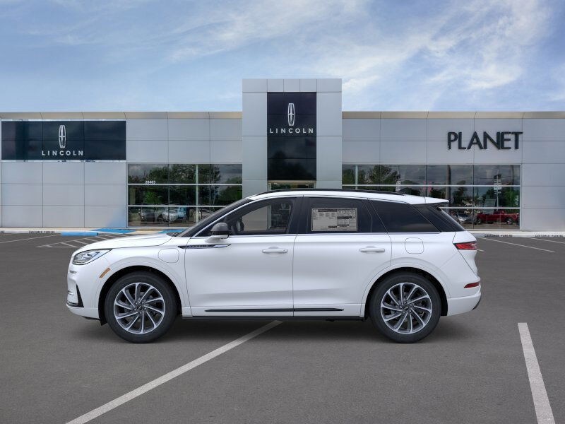 2025 Lincoln Corsair Grand Touring photo 3