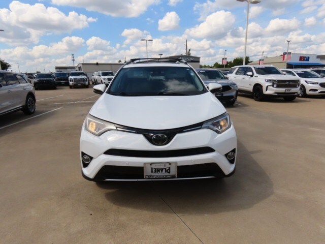 2016 Toyota RAV4 XLE photo 3