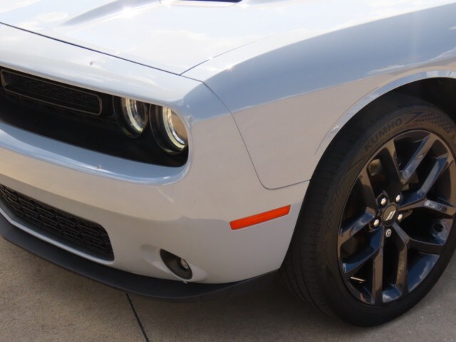 2020 Dodge Challenger SXT photo 3