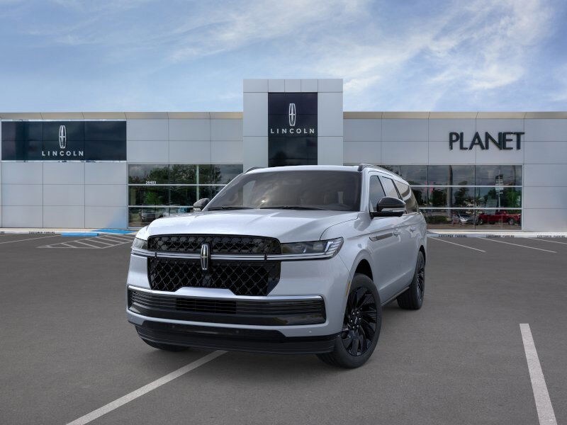 2025 Lincoln Navigator L Reserve photo 2