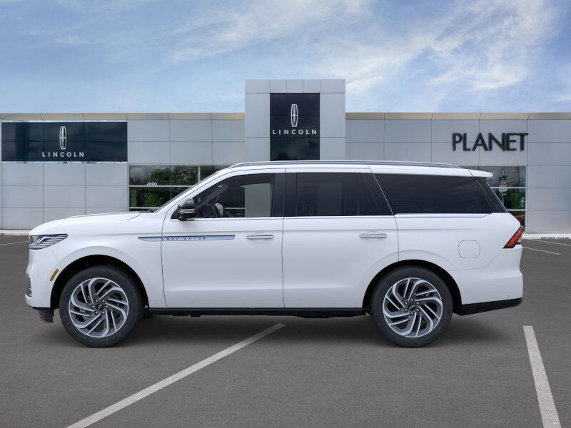 2025 Lincoln Navigator Reserve photo 3