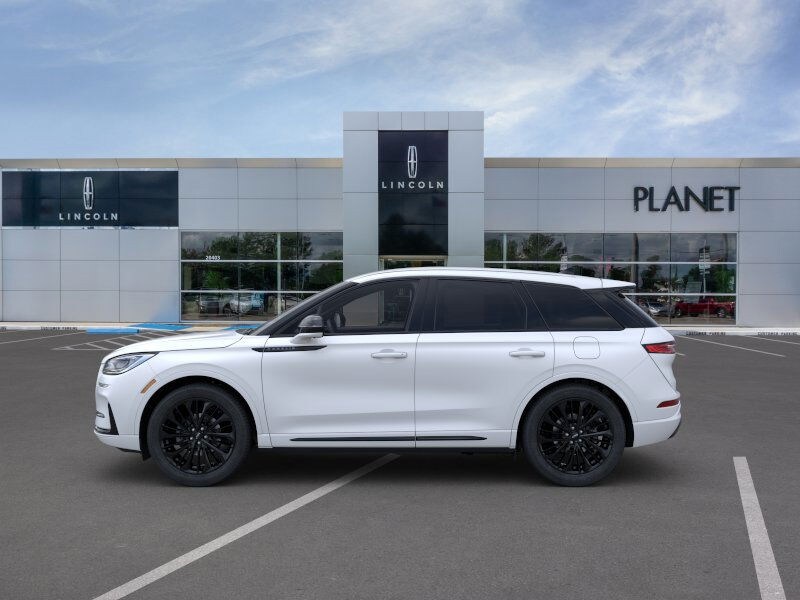2025 Lincoln Corsair Premiere photo 3