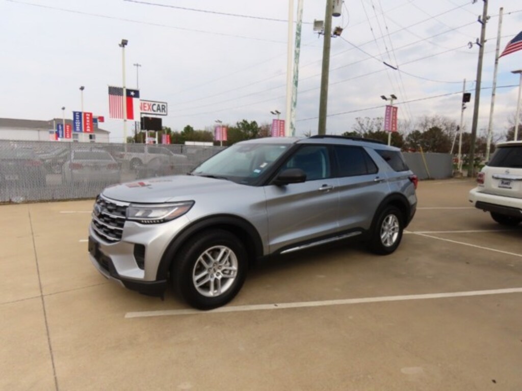 Used 2025 Ford Explorer Active RWD SUV