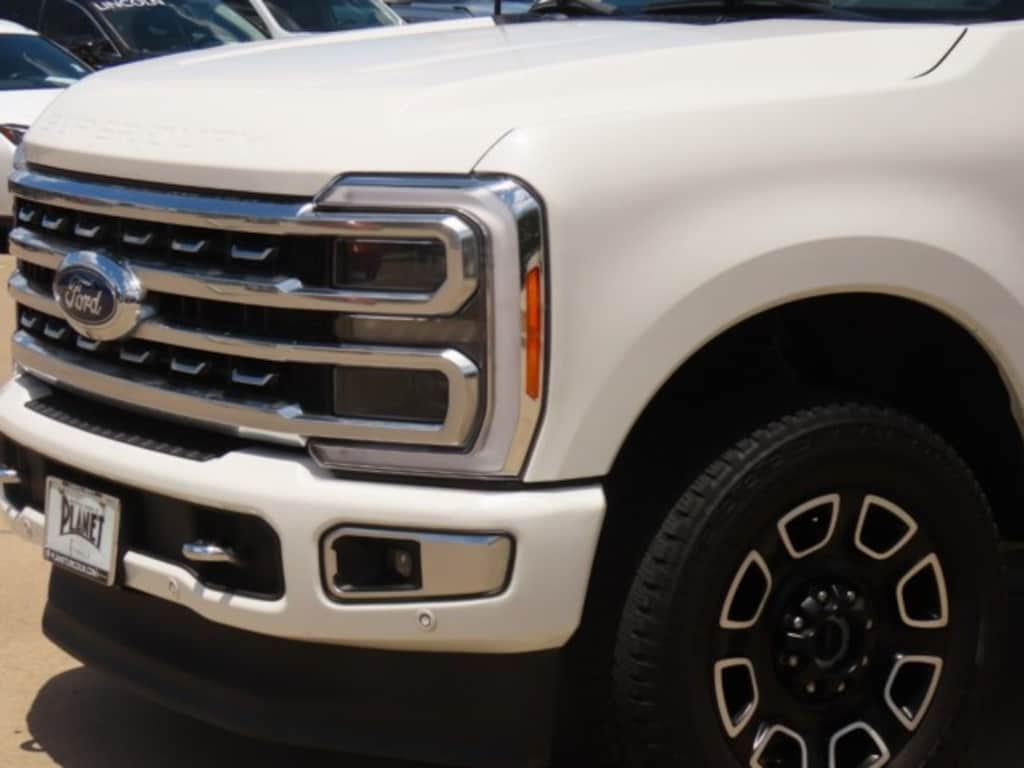 Used 2023 Ford Super Duty F-250 SRW Platinum 4WD Crew Cab 6.75 Box Truck