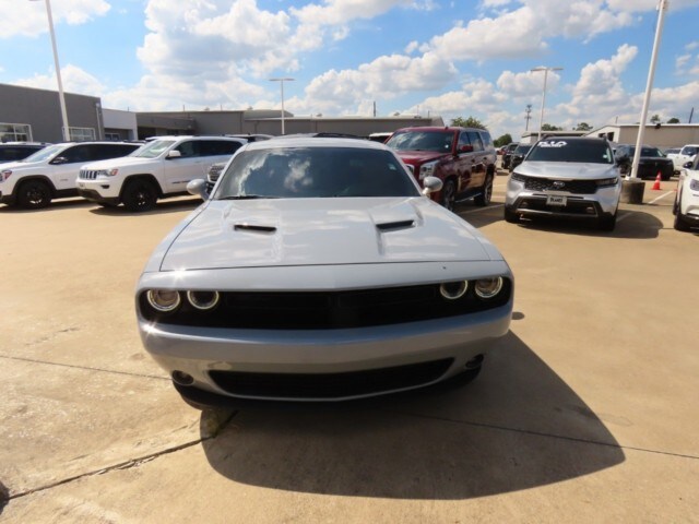 2020 Dodge Challenger SXT photo 4