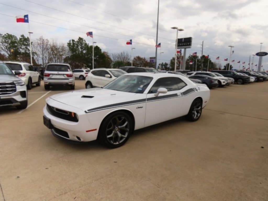 Used 2016 Dodge Challenger 2dr Cpe R/T Plus Car