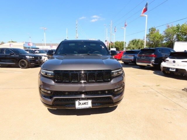 2024 Jeep Grand Wagoneer III photo 3