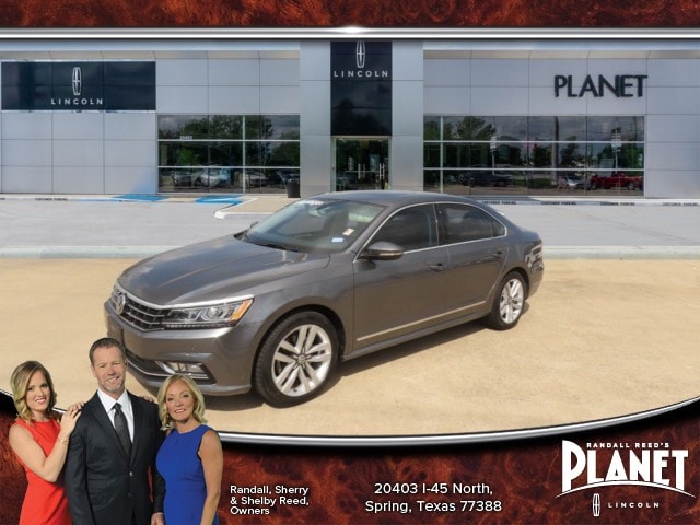 2017 Volkswagen Passat 1.8T SEL Premium Auto's photo