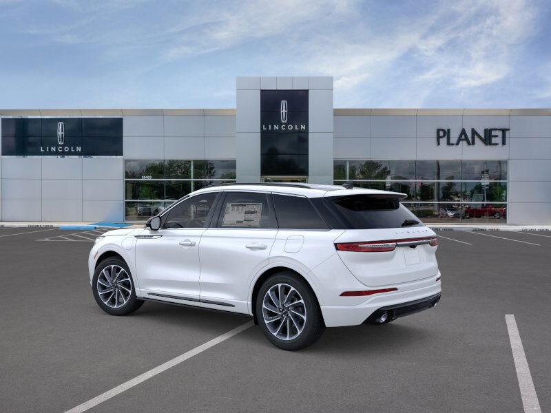 2025 Lincoln Corsair Grand Touring photo 4
