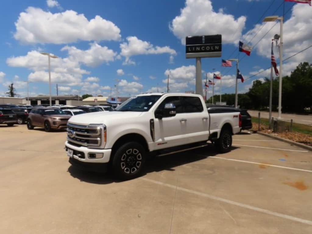 Used 2023 Ford Super Duty F-250 SRW Platinum 4WD Crew Cab 6.75 Box Truck