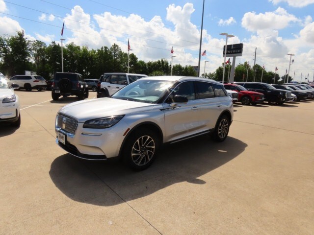 2020 Lincoln Corsair Standard photo 2