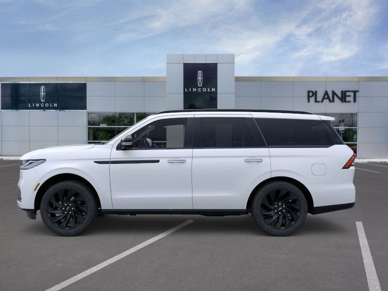 2025 Lincoln Navigator Reserve photo 3