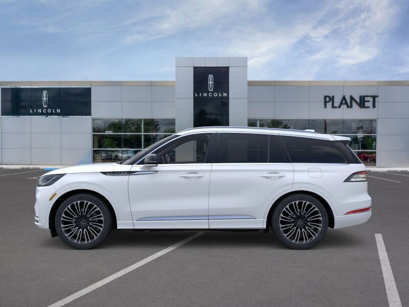 2026 Lincoln Aviator Black Label photo 3
