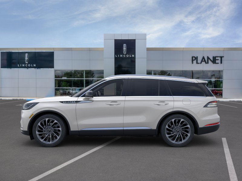 2025 Lincoln Aviator Reserve photo 3