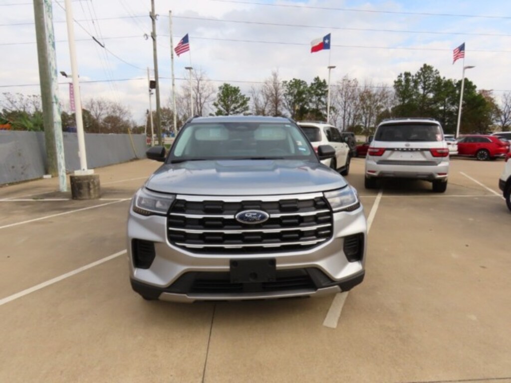 Used 2025 Ford Explorer Active RWD SUV
