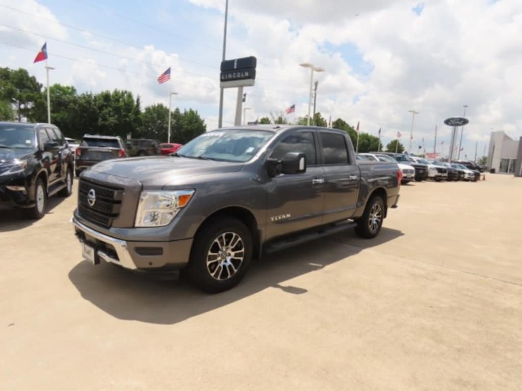Used 2021 Nissan Titan 4x4 Crew Cab SV Truck