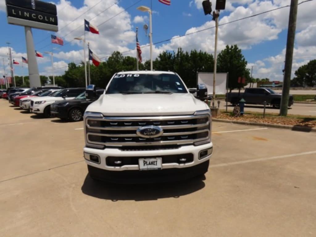 Used 2023 Ford Super Duty F-250 SRW Platinum 4WD Crew Cab 6.75 Box Truck